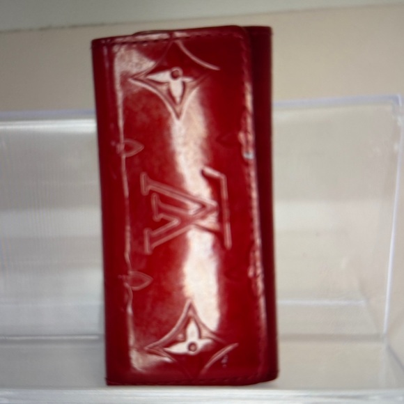 Louis Vuitton Monogram Vernis 4 Key Holder Red - Picture 4 of 9
